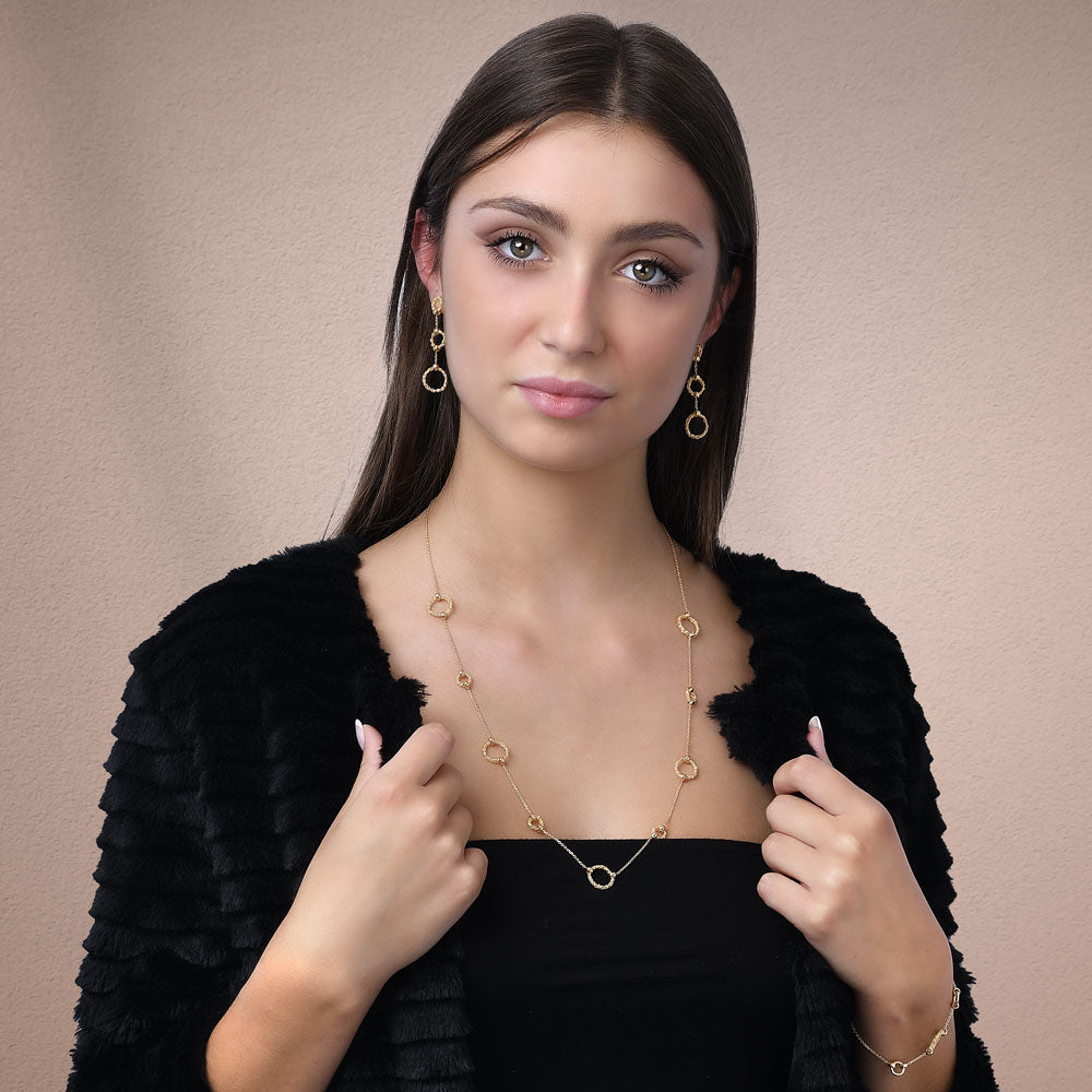 Indossato_Collana_Argentofilato_Crochet_Rings_60cm_9_cerchi