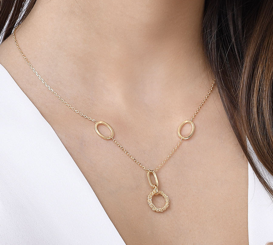 Indossato_Collana_Argentofilato_Crochet_Rings_Pendente_Dettaglio