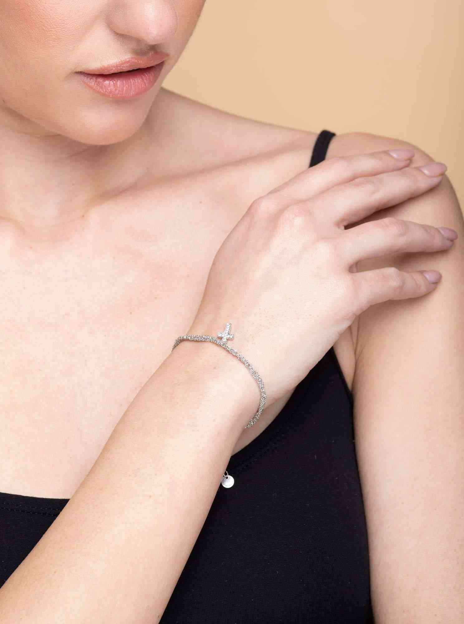 Bracciale-uncinetto-croce-con-zirconi-Argentofilato-in-argento-925-indossato