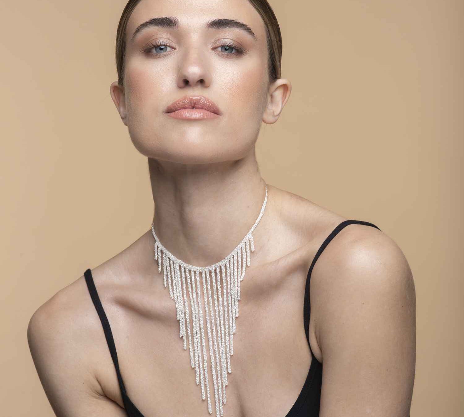Collana-uncinetto-con-frange-Argentofilato-in-argento-925-indossato
