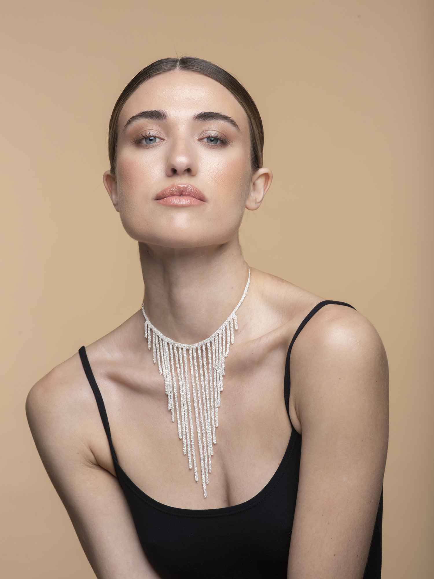 Collana-uncinetto-con-frange-Argentofilato-in-argento-925-indossato