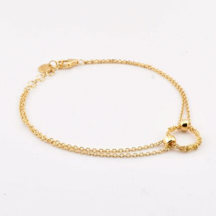 Dettaglio della maglia uncinetto con anelli intrecciati su bracciale in argento 925 – lavorazione artigianale