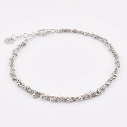 Dettaglio delle palline decorative e dei micro cristalli su catena crochet in argento 925 – texture luminosa e originale