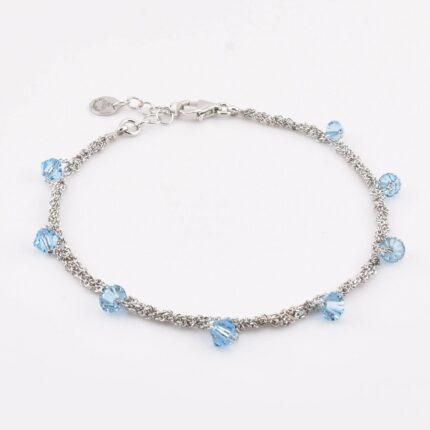 Dettaglio dei rombi di cristallo biconici su catena crochet in argento 925 – lucentezza e artigianalità