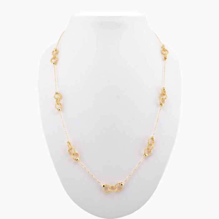 Collana Crochet Rings 60 cm in argento 925 indossata su busto – lunga catena con piccoli cerchi crochet visibili