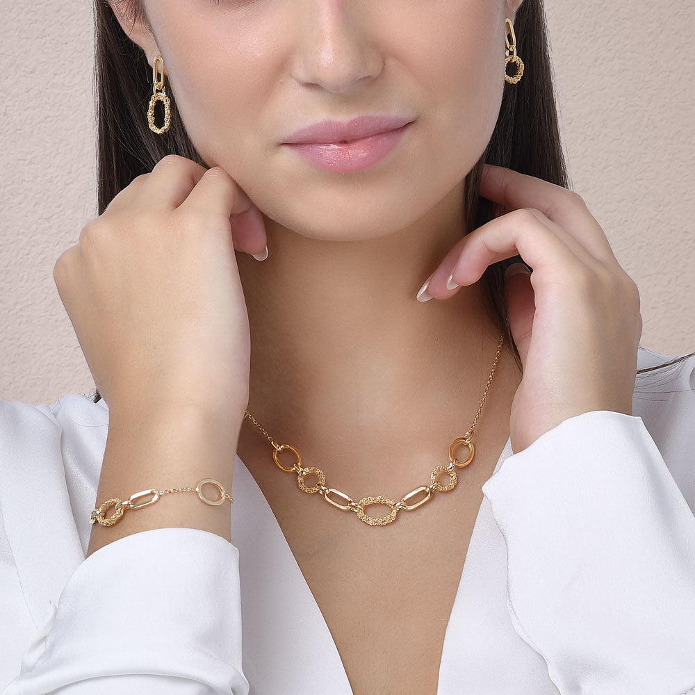 Indossato_Collana_Argentofilato_Crochet_Rings_Ovale_Dettaglio Collana crochet rings ovale - immagine 1