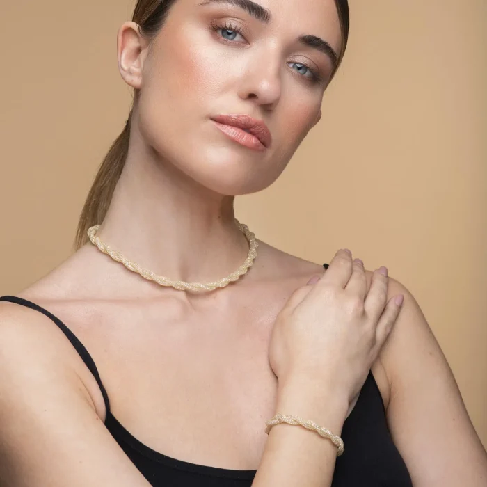 Argentofilato-Collana-crystal-torchon-2-fili-modella